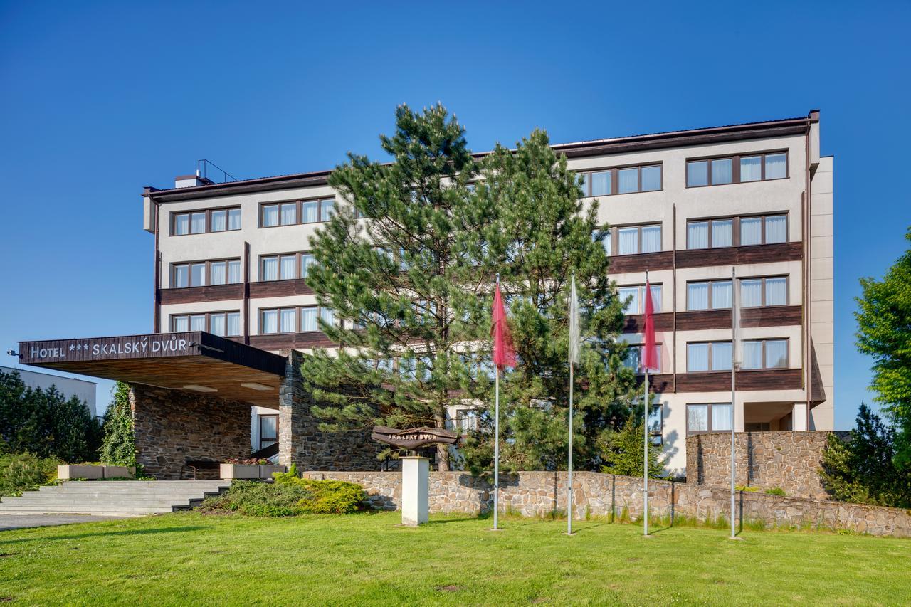 Hotel Skalsky Dvur Bystrice nad Pernstejnem Eksteriør billede